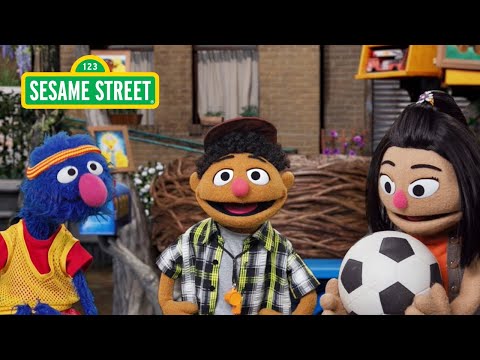 Sesame Street: How To Be A Good Friend | Tamir On The Street #3
