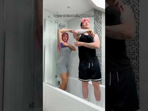 1 Month Of Dating Vs 1 Year Of Dating 😂🚿 #Shorts